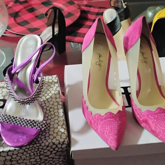 Shoes - Picture 4 of 5